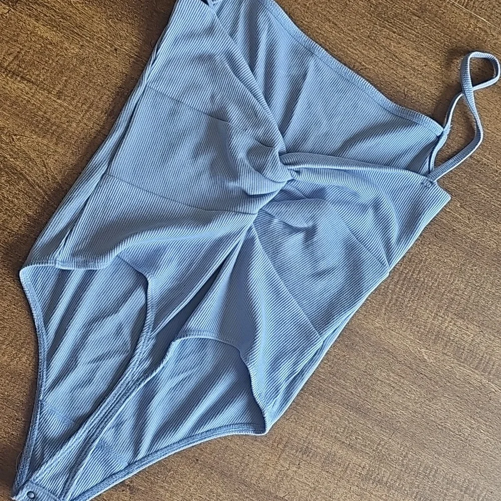 NWT Abercrombie & Fitch Body Suit, Light Blue, Size Medium - Picture 3 of 8
